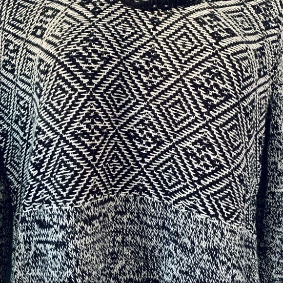 Style & Co Black & White Aztec Print Cowl Neck Sweater Size PS - Picture 3 of 11